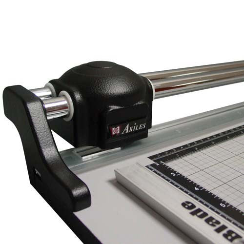 Akiles Roll @ Blade 1815 18" Rotary Trimmer